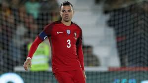 اللاعبين الأكثر مشاركة مع المنتخب البرتغالي اللاعب الأبرز في تاريخ البرتغال وأحسن لاعب في العالم كريستيانو رونالدو ب 136مباراة ، ولويس فيجو الأسطورة ب 127 مباراة ، وفرناندو كوتو ب 110 لقاء ، أما عن الأكثر تهديف مع المنتخب البرتغالي فيأتي كريستيانو رونالدو ب 68 هدف ، وباوليتا ب 47 هدف ، والأسطورة الكبيرة أزيبيو ب 41 هدف. Ù‚Ø¨Ù„ Ø§Ù„Ù…ÙˆÙ†Ø¯ÙŠØ§Ù„ Ù†Ù‚Ø§Ø· Ø§Ù„Ù‚ÙˆØ© ÙˆØ§Ù„Ø¶Ø¹Ù ÙÙŠ Ø§Ù„Ù…Ù†ØªØ®Ø¨ Ø§Ù„Ø¨Ø±ØªØºØ§Ù„ÙŠ Goal Com