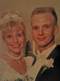 Can someone fix blurry wedding photo?