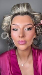 Ginger Victoria's Instagram, Twitter & Facebook