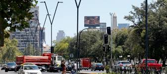 Afectó a 600 mil clientes nos interesa saber cuál fue la causa de este corte masivo de electricidad, porque es una falla de una línea de alta tensión que impacta fuertemente sobre la ciudad, aseguró la vocera de gobierno, karla rubilar. Masivo Corte De Luz Afecto A Varias Comunas De Santiago