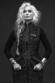 Long Silver Braid White Hair Gray Hair Granny Hair Going Gray Gracefully Fitness Women S Active Http Amzn To 2i5 Ageless Beauty Long Gray Hair Style