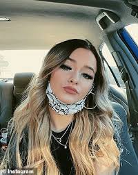 It varies from light brown to a medium dark hair. Tiktok Star Zoe Laverne 19 Apologizes For Kissing 13 Year Old Fan In Leaked Video Daily Mail Online