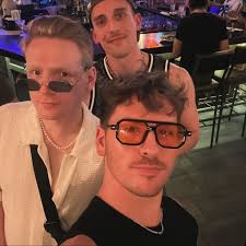 Photos by Austin (@treppps) · October 15, 2022