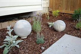 How to make concrete garden spheres. Diy Project Shannon S Concrete Garden Spheres Design Sponge