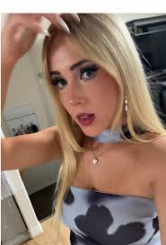 Starr Bowman's Instagram, Twitter & Facebook