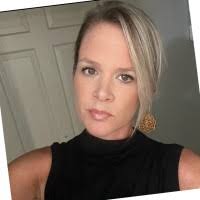 Sarah Macey's Instagram, Twitter & Facebook