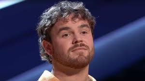 The Voice' Coaches Fight Over 'Adorable' Contestant Who Performed Aretha  Franklin Classic