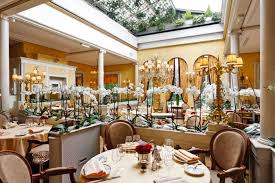 Seven Restaurants With Retractable Roofs Paris Restaurants Best Restaurants In Paris Seven Restaurant