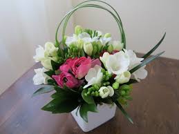 Tischdeko » blumen im glas. Blumen Tischdeko Entdecken Sie Die Freesien Als Eine Schone Dekoration