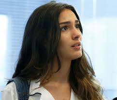 Luciana decide cadastrar Pedro em um site de desaparecidos