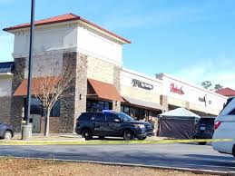 Opening at 10:00 am tomorrow. Police Husband Fatally Shoots Wife In Front Of Daughter At Duluth Hair Salon Turns Gun On Self News Gwinnettdailypost Com