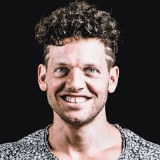 Ta del av hans energi Nassim Al Fakir Talking Minds Boka Underhallning Och Forelasning