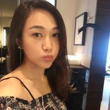 Kirstie Lee's Instagram, Twitter & Facebook