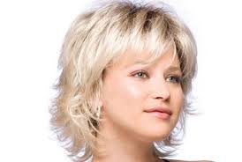 Lots of layers in this hair, long bob (lob). 7 Different Hairstyles For Different Neck Lengths Womensok Com