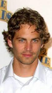A Curly Haired And Baby Faced Paul Walker Pricheski Parnej Znamenitosti Pol Uoker