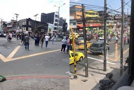 Una mujer con mascarilla aguarda para someterse al test de coronavirus. Noticia Bogota Protestas En Localidad Por Cuarentena Upz Alerta Bogota
