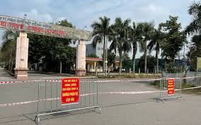 Thực hiện khoanh vùng, cách ly bv đa khoa tỉnh, đồng thời chỉ đạo điều tra, truy vết toàn bộ các f0 liên quan đến bệnh viện này. Háº£i DÆ°Æ¡ng Phong Tá»a Toan Bá»™ Huyá»‡n Cáº©m Giang Bao Nhan Dan