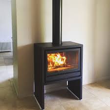 le seul poele a bois equipe d une ventilation pour pulser l air chaud dans votre piece disponible chez http atry poele a bois inspiration salon ventilation