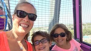 Want more photos of your mom? Here are some tips