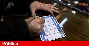 O número de escolhas possíveis é de 2.118.760 e, por isso, fixada uma aposta qualquer de 5 números, a probabilidade desta aposta ser sorteada é 1/2.118.760 (é um número muito pequeno, daí que seja difícil acertar no euromilhões). Conheca A Chave Do Euromilhoes Jogos Publico