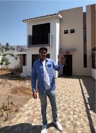 Adrian botello agente inmobiliario