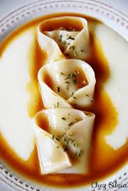 Ravioli De Confit Con Parmentier De Patatas Y Trufa Raviolis Pasta Wanton Recetas De Cocina Francesa Confit De Pato Recetas Gourmet