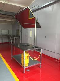 Puede pasar de tres a nueve comensales en un abrir y cerrar de puerta. Mesa Instructor Con Espejo Escuela De Cocina In 2020 Popcorn Maker Maker Kitchen Appliances