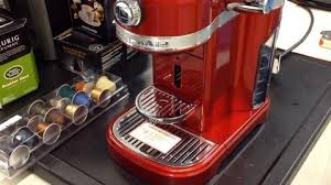 The unit comes with advanced functions and offers 6 beverage options that can be chosen on the touchscreen lcd. Kitchenaid Pricey Pod Coffeemaker Quick Look