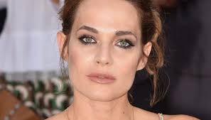 Laura Chiatti infuriata: la dura risposta alle critiche sul suo fisico