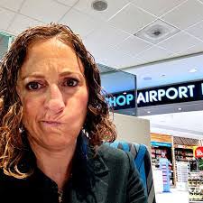 Monique Moran's Instagram, Twitter & Facebook