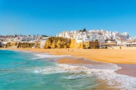 Albufeira is one of the most populair destinations in the algarve and has many villas algarve to rent. Albufeira Where To Stay And Where To Play