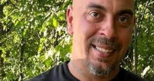 Kris Carpenter's Instagram, Twitter & Facebook