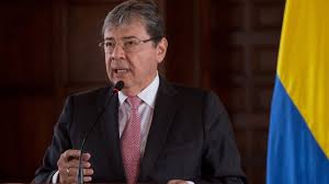 Estaba en terapia intensiva y se encontraba sedado y con el ministro había revelado que se había contagiado con el virus el 12 de enero y fue hospitalizado ese día en la ciudad de barranquilla (norte). Ministro De Defensa De Colombia Carlos Holmes Trujillo Fallecio Por Covid 19 Runrun