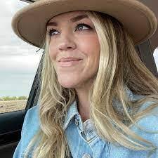 Katrina Corwin's Instagram, Twitter & Facebook