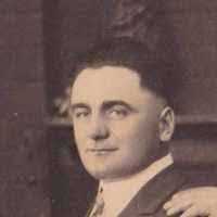 Frederick Sauer's Instagram, Twitter & Facebook