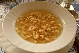 Passaggio 2) in una seconda ciotola rompete e sbattete le uova, con sale pepe, noce moscata e buccia limone grattugiato. La Ricetta Classica Dei Passatelli In Brodo Romagna A Tavola