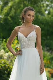 Gown.at angebot bietet viele billige und hohe qualität 2019 brautkleider, alle kleider sind sehr hohe kosten leistung. Pin On Brautkleider Brautmode 2019