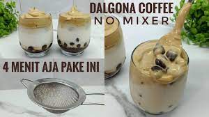 Nama 'dalgona' berasal dari camilan di korea berikut cara membuat kopi susu dalgona saat wfh: Resep Dalgona Coffee Anti Gagal Tanpa Mixer Hanya 3 Bahan Saja Aroma Rasa