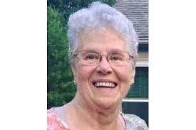 Carol Amore's Instagram, Twitter & Facebook