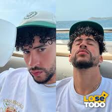 ☕️#Badbunny muy relajado desayunando en el mar en la mañana de hoy. 👀🔥☀️  • #losétodo