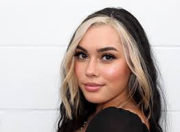 Robyn Tilley (@robyn_tilley) • Instagram photos and videos