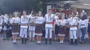 Visualizzerai un elenco di personaggi con il loro nome e cognome, la professione e un link alla loro biografia su wikipedia. Musiche E Balli Rumeni Ballirumeni Irispresstv Eventinews24 Youtube