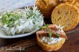 Pikante Muffins Mit Barlauchbluten Frischkase Lebensmittel Essen Fingerfood Muffins