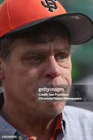 401 Larry Lea Photos & High Res Pictures