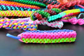 Our porno collection is huge and it's constantly growing. Scoubidou Armbander Kronjuwelen Bastel Blog