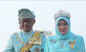 كسلطانن ڤهڠ ) also referred as the old pahang sultanate, as opposed to the at the height of its influence, the sultanate was an importa. 10 Tahun Menanti 16 Kali Rawatan Kesuburan Akhirnya Tunku Aziah Dikurniakan Zuriat Termasuk Kembar Hijabista