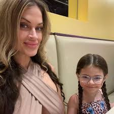 Jodie Weir's Instagram, Twitter & Facebook