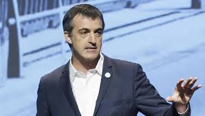 Queda esa imagen porque había puesto un fondo antes, señaló, en diálogo con radio con vos. Esteban Bullrich Anuncio Que Padece Ela Una Enfermedad Que Provoca Paralisis Muscular La Gaceta Tucuman