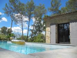 Decoration Soignee Pour Une Maison De Vacances Dans Le Sud Et Proche Des Plages By Cosy Vacances Maison De Vacances Vacances Locations Vacances