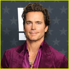 Bradley Cooper Gives Direction to Laura Dern & Will Arnett On Set of 'Is  This Thing On?'